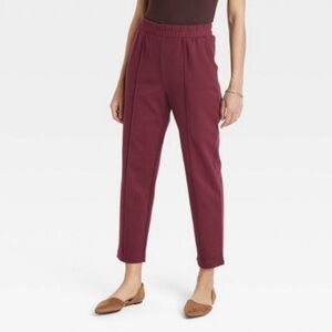 Relaxed fit tapered ankle stretch trouser